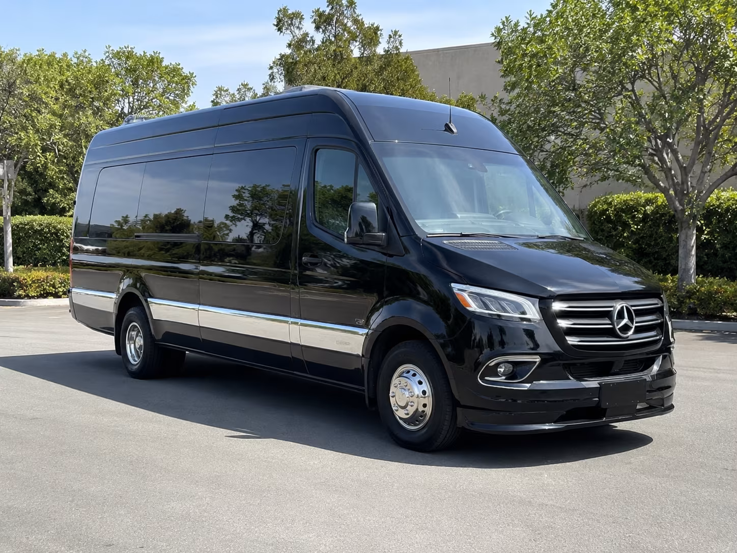 detroit seamless transportation for your wedding party and guests