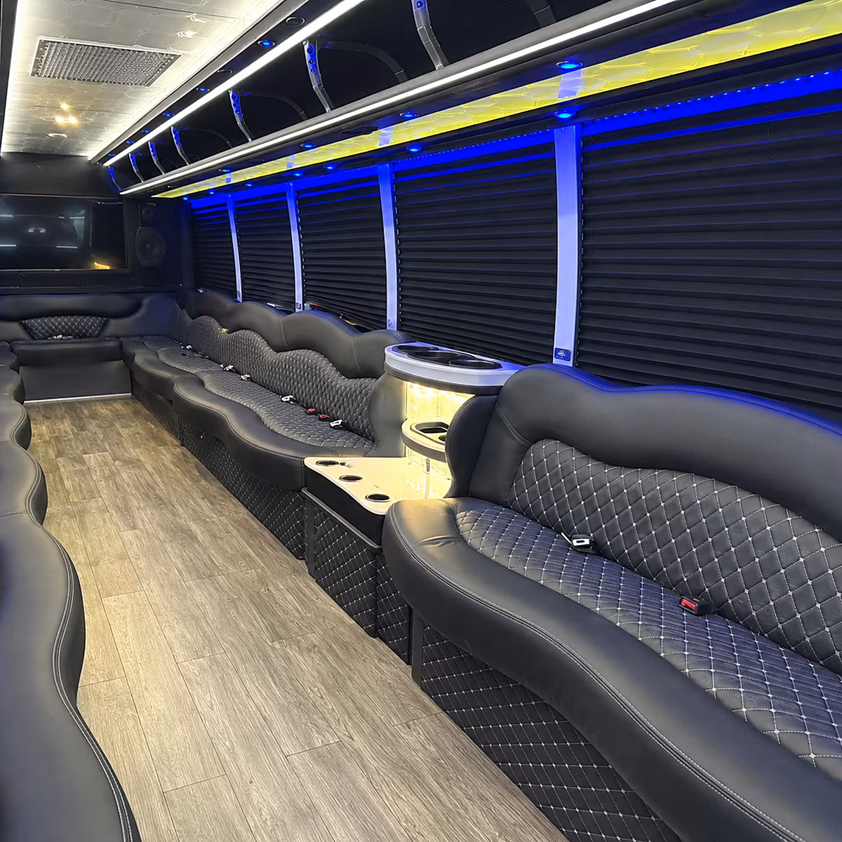 farmington hills bus rentals