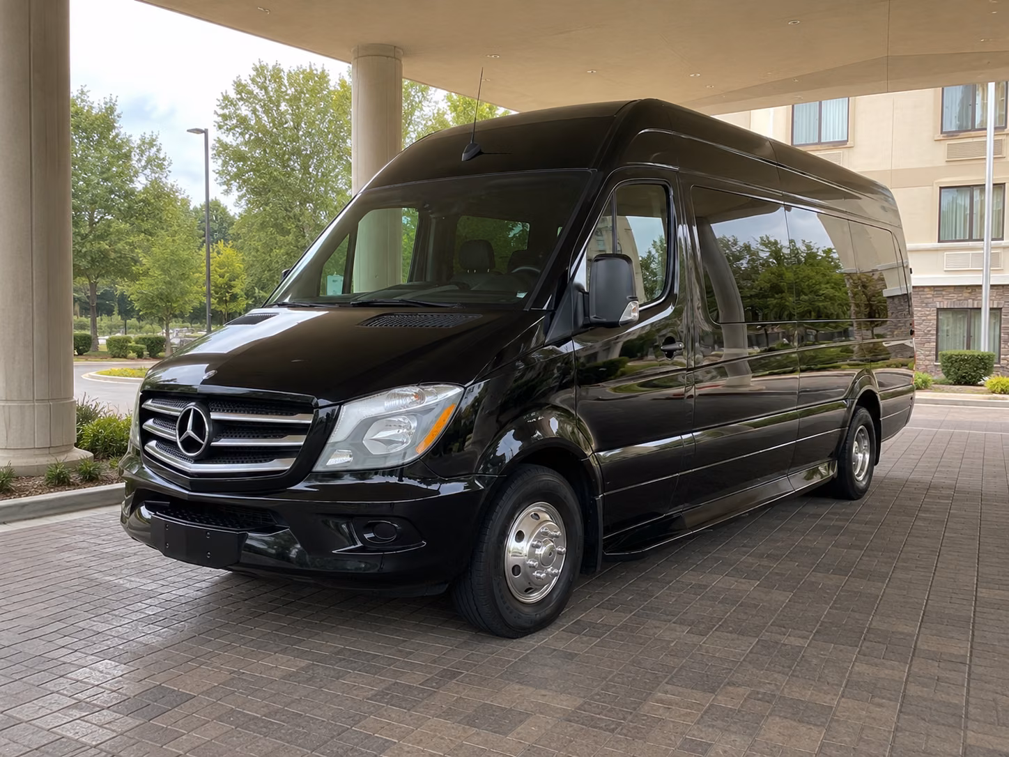 livonia comfortable livonia airport transportation
