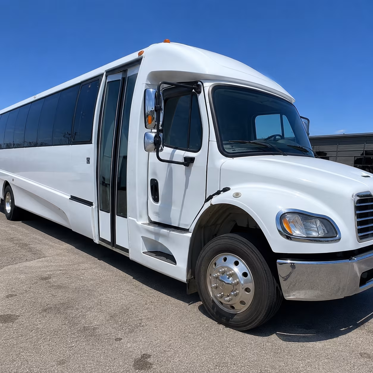 novi discreet government and military shuttles in novi